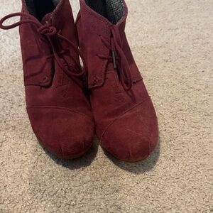 Toms Women's Red Lace-Up Ankle Boots